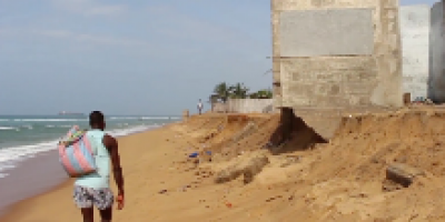 Togo : l’érosion côtière fait des ravages à Lomé