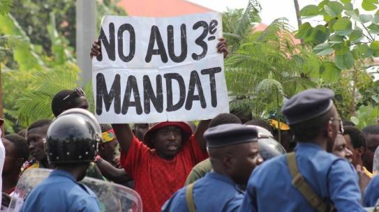 Violation des constitutions en Afrique : Briser le cycle des mandats de trop !